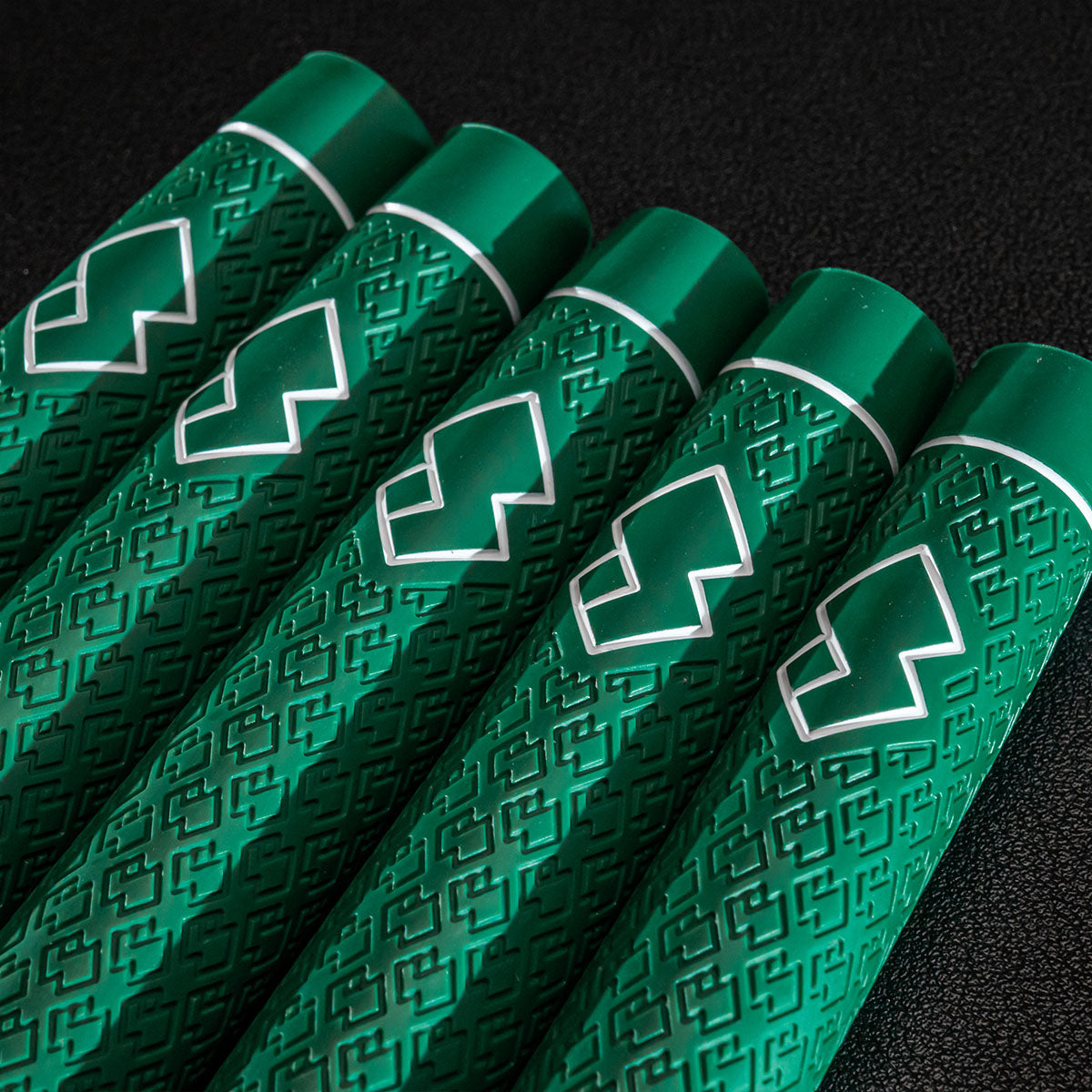 POINT EIGHT 8 | Premium Grip