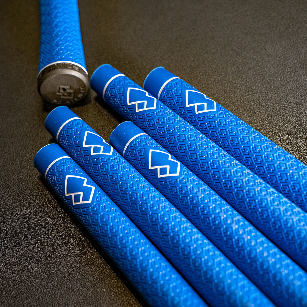 POINT EIGHT 8 | Premium Grip