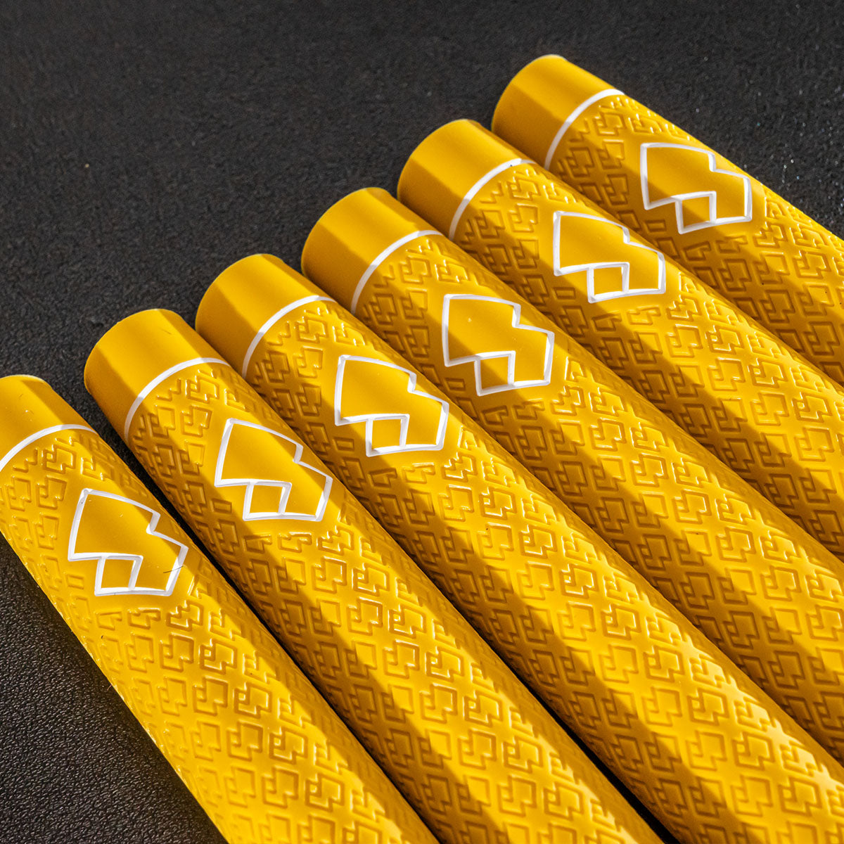 POINT EIGHT 8 | Premium Grip