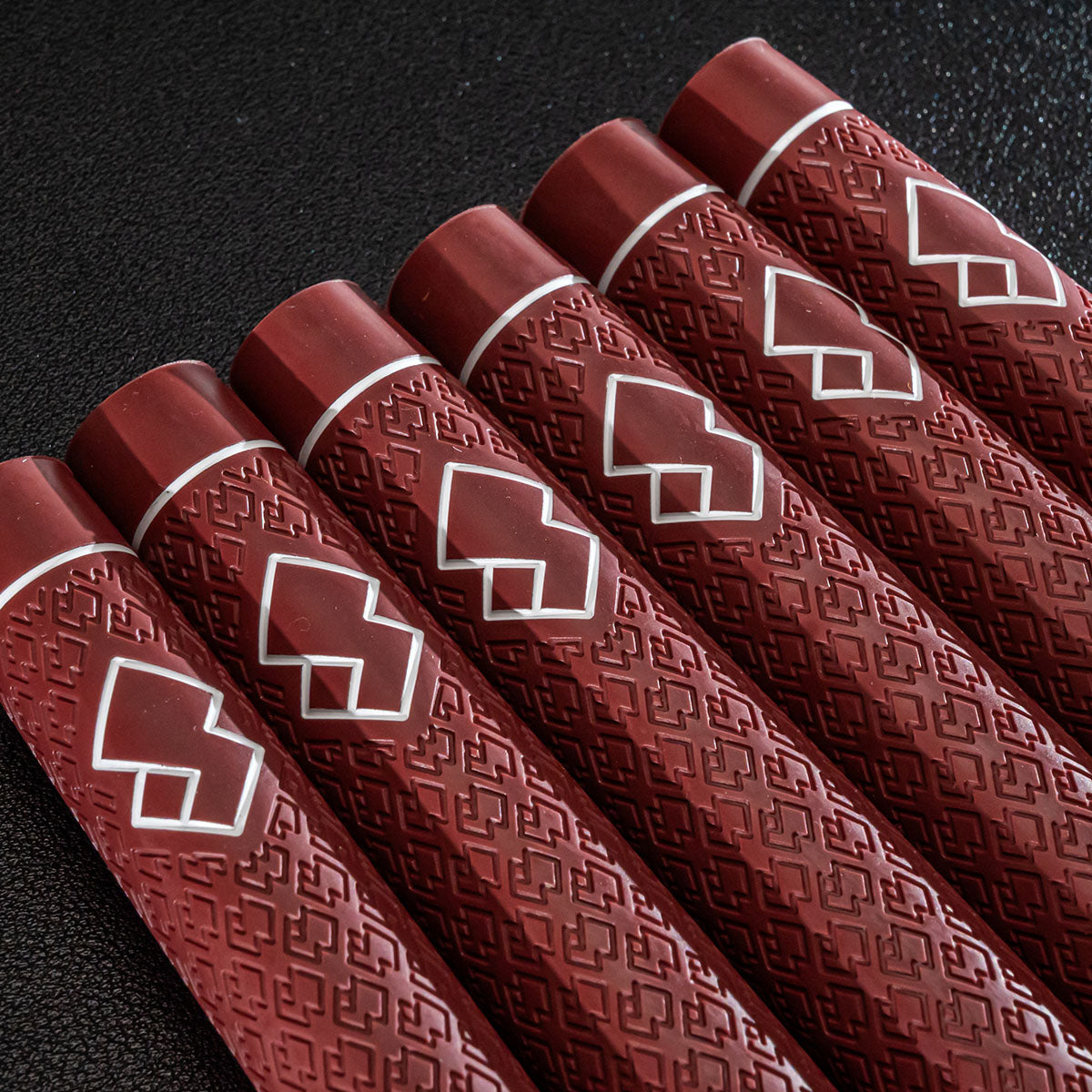 POINT EIGHT 8 | Premium Grip