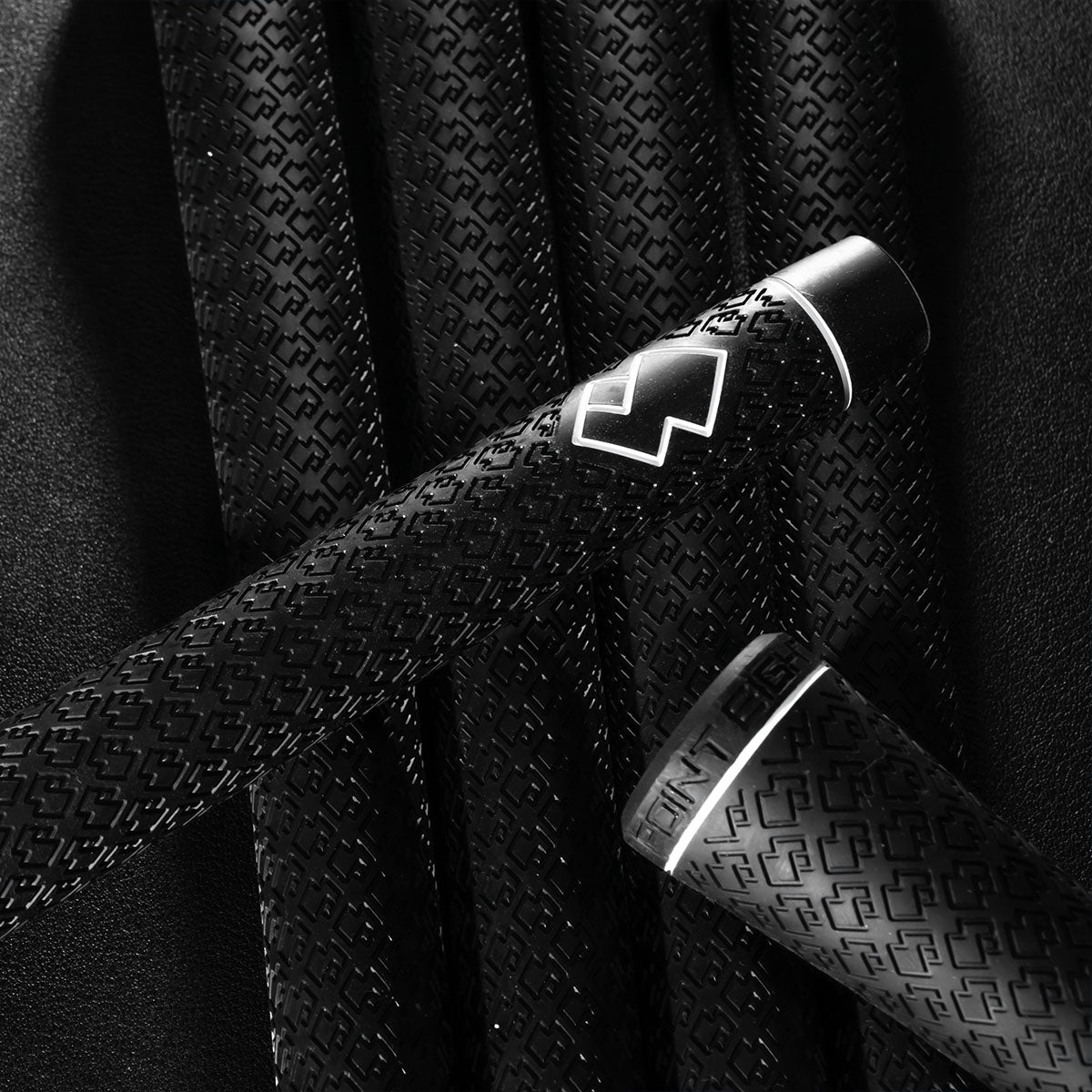 POINT EIGHT 8 | Premium Grip