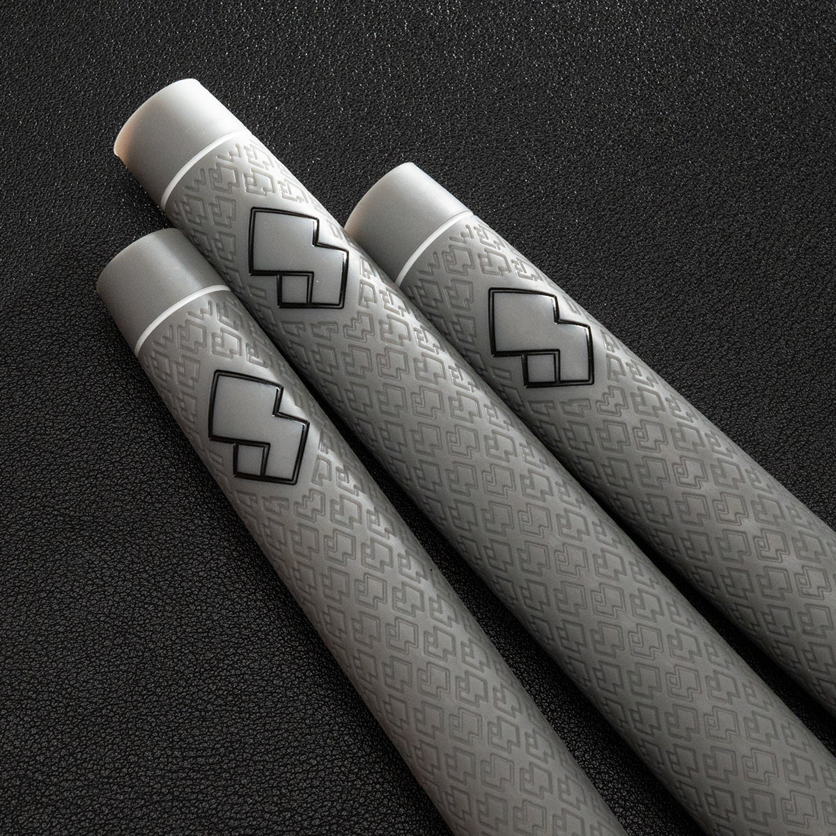 POINT EIGHT 8 | Premium Grip